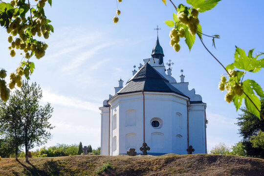 St. Elias Church in Subotiv village, Ukraine, the grave of the Ukrainian hetman Bohdan Khmelnitsky. Historical places of Ukraine. Travel Ukraine.