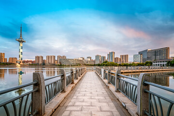 Fototapeta premium Jiangsu Yancheng Julong Lake Park City Architecture Landscape Skyline