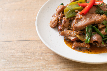 Stir-Fried Black Pepper with Duck