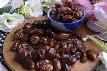 dates in bowl