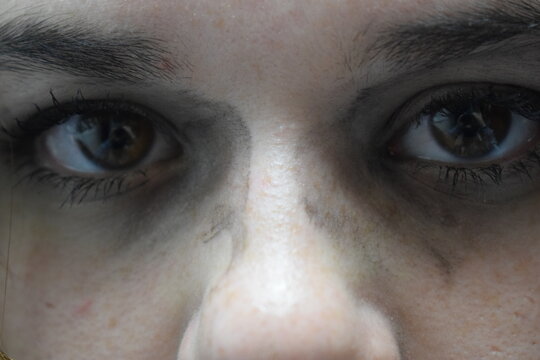 mirada profunda, maquillaje corrido, halloween