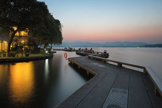 Hangzhou - Autumn at West Lake