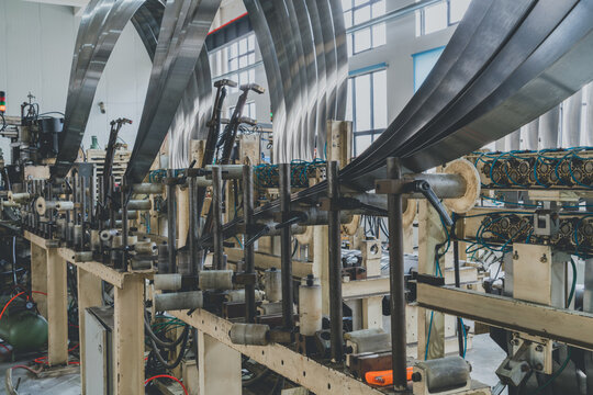 saw blading processing in in mechanical workshop