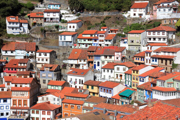 Fototapeta na wymiar The town of Cudillero, in northern Spain, walls and roofs