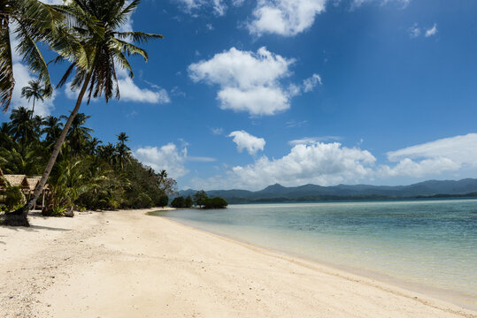 Paradisiac beach in the archipelago of Baicuit