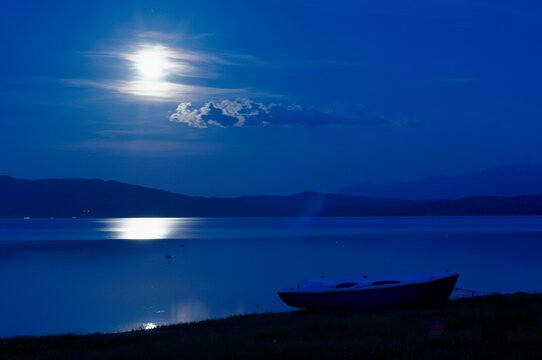 night photo of lake