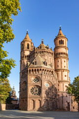 Fototapeta na wymiar historic cathedral of Worms, Germany