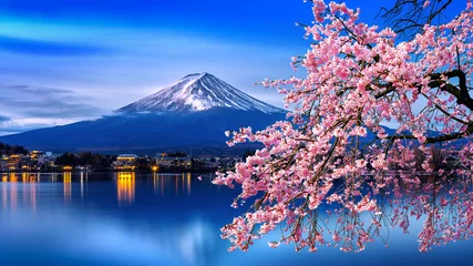 Küchenrückwand glas motiv Fuji Fuji-Berg und Kirschblüten im Frühjahr, Japan.