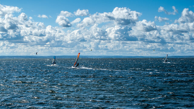 Polska, Zatoka Pucka, surferzy