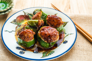 ピーマンの肉詰め