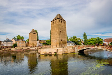 Fototapeta na wymiar Les ponts couverts de Strasbourg
