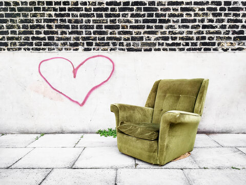 Street Furniture and heart graffiti