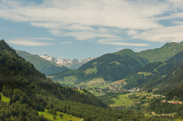 Fototapeta premium Oberalppass, Passstrasse, Bergstrasse, Disentis, Surselva, Graubünden, Andermatt, Uri, Alpen, Schweizer Berge, Wanderweg, Sommer, Schweiz