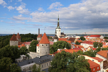 Obraz premium Aerial view of the historic center of Tallinn, Estonia
