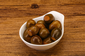 Obraz premium Marinated feijoa in the bowl