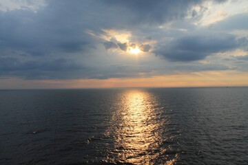 Obraz premium sunset over the sea