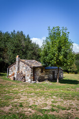 Típica cabaña de ganaderos en los montes de Asturias.