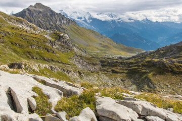 Fototapeta na wymiar Haute montagne: désert de Platé en Haute Savoie près du Mont Blanc dans les alpes