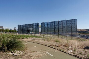 Fototapeta premium Trasera de vallas publicitarias