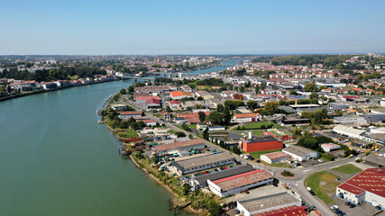 Fototapeta premium Rio Adour - Bayonne - Viaduc Hubert - France