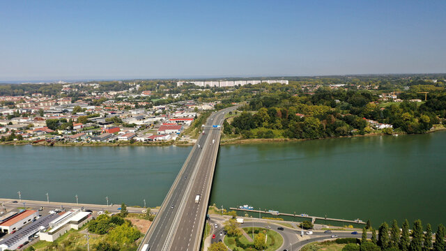 Rio Adour - Bayonne - Viaduc Hubert - France
