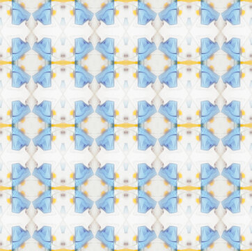 Glass pebbles drawing pattern inside kaleidoscope