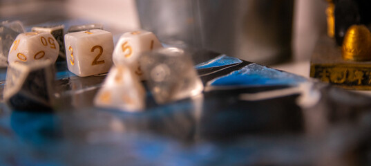 dices