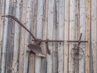 Historische landwirtschaftliche Gerätschaften