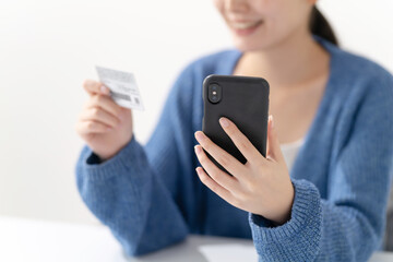 ネットショッピング・若い女性