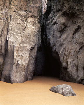 Cave, Mewsalde Bay, Gower, Wales
