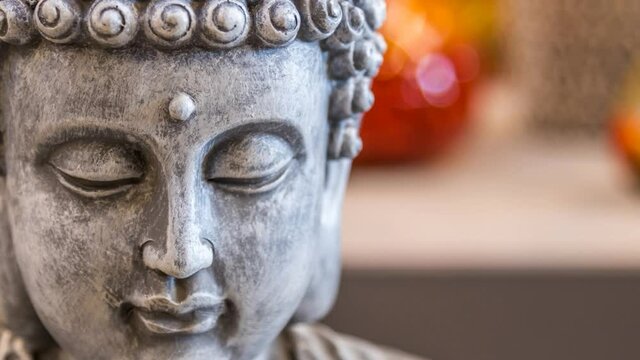 Close up de estatua de Buda em meditação