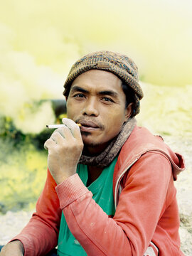 Man sitting and having smoke