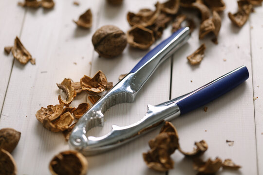 Nutcracker with nuts