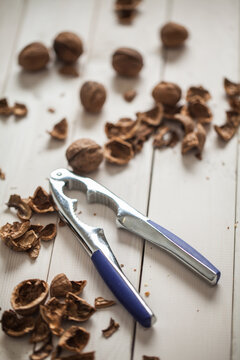 Nutcracker with nuts