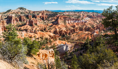 Fototapeta na wymiar Panoramic View of Bryce Amphitheater From The Fairyland Loop Trail,Bryce Canyon National Park,Utah,USA