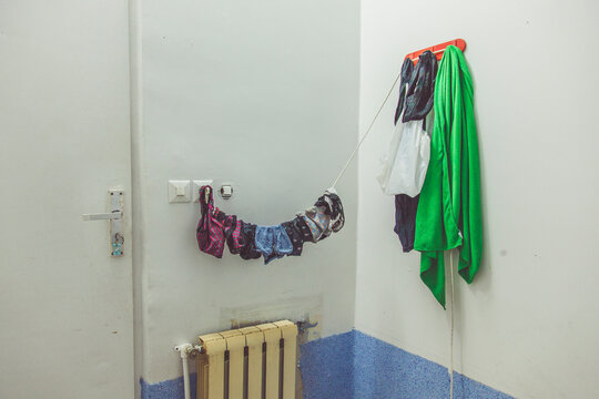 Drying laundry