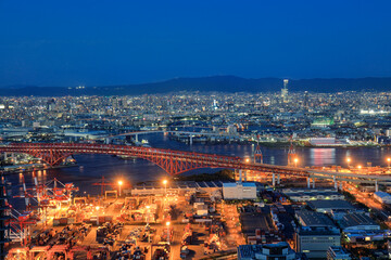 大阪南港とあべのハルカス日没直後の夜景