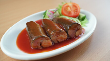 Tuna in tomato sauce