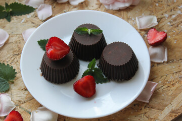 chocolate cake with strawberries