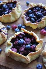 blueberry pie with berries