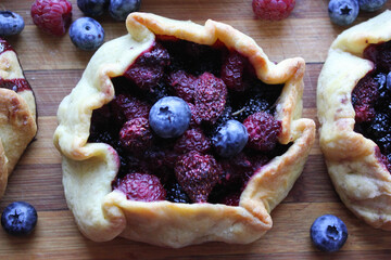 blueberry pie with blueberries