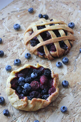blueberry pie with blueberries