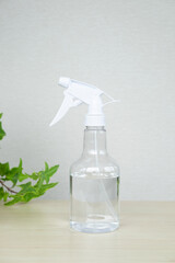 消毒用のアルコール・スプレー