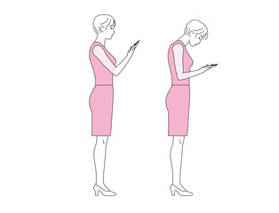 立ってスマートフォンを使う女性。良い姿勢と悪い姿勢
