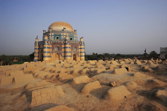 Tomb of Bibi Jiwandi, Uch sharif
