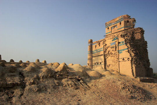 Tomb of Bibi Jiwandi, Uch sharif