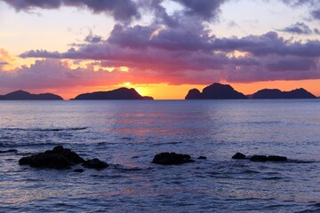 Fototapeta na wymiar Beautiful sunset and the sea