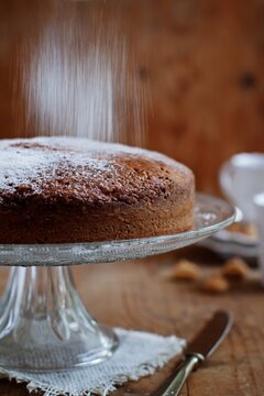 Amaretto cake