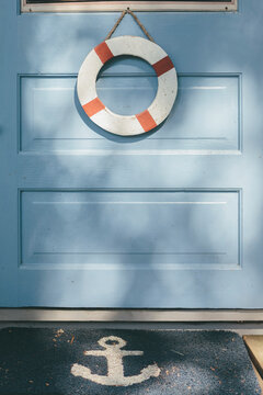 Rustic Home Decoration in Nautical Theme on a Waterfront Country Cottage