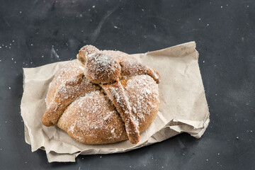 Pan de muerto black background